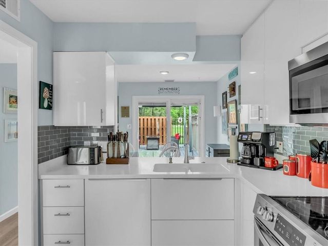 720 E 121st Street, Kansas City, MO 64146