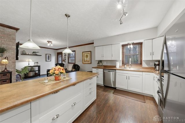 703 Dorchester Drive, Springfield, OH 45506