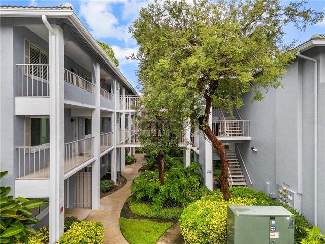 109 OYSTER BAY CIRCLE 220, Altamonte Springs, FL 32701