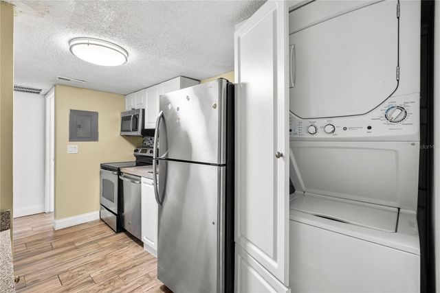 109 OYSTER BAY CIRCLE 220, Altamonte Springs, FL 32701