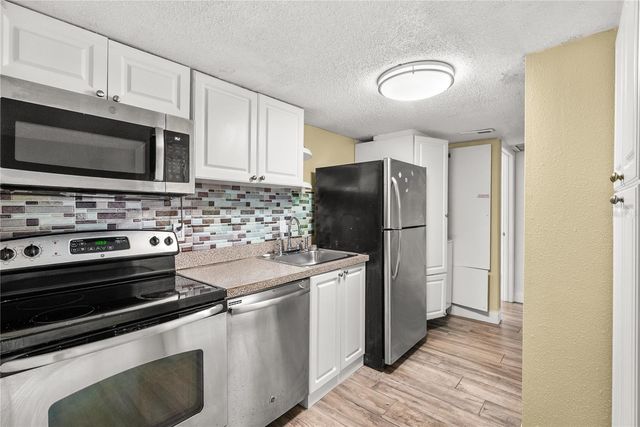 109 OYSTER BAY CIRCLE 220, Altamonte Springs, FL 32701