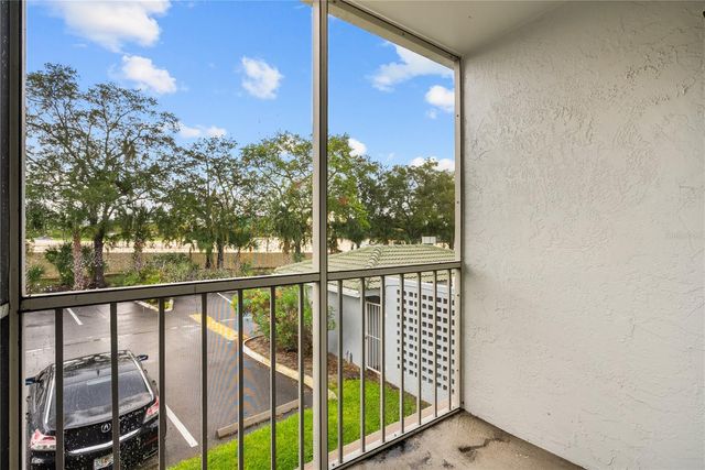 109 OYSTER BAY CIRCLE 220, Altamonte Springs, FL 32701