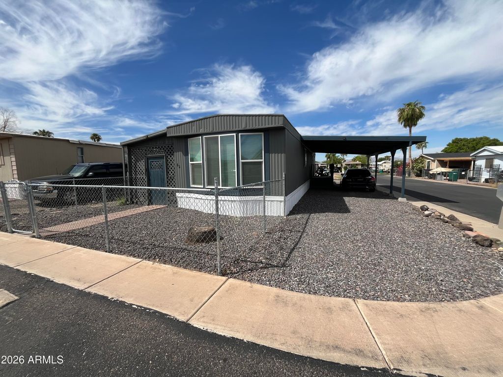 12727 W GLENDALE Avenue 82, Glendale, AZ 85307 — exterior