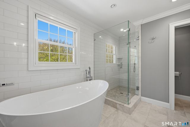 11 Wychwood Lane, Oxford, CT 06478