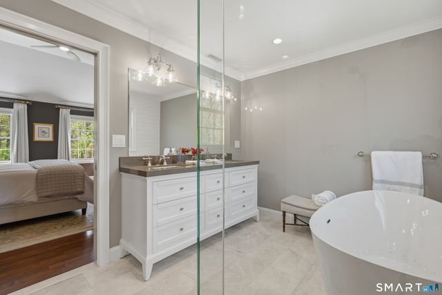 11 Wychwood Lane, Oxford, CT 06478