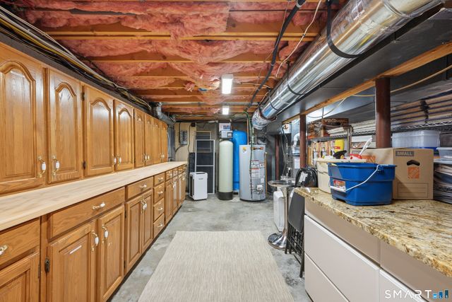 11 Wychwood Lane, Oxford, CT 06478