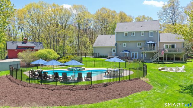11 Wychwood Lane, Oxford, CT 06478