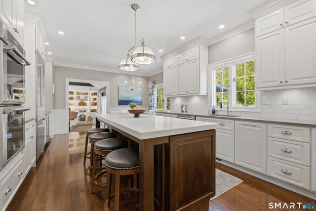 11 Wychwood Lane, Oxford, CT 06478