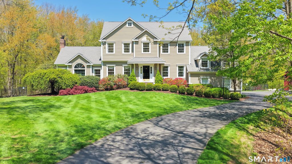 11 Wychwood Lane, Oxford, CT 06478
