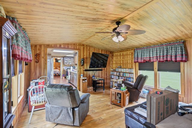 7512 Greenwood Rd, Cross Plains, TN 37049