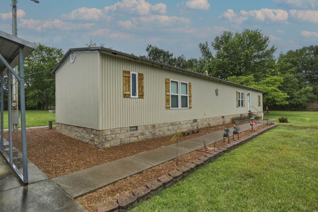 7512 Greenwood Rd, Cross Plains, TN 37049