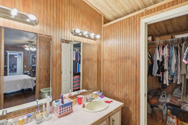 7512 Greenwood Rd, Cross Plains, TN 37049