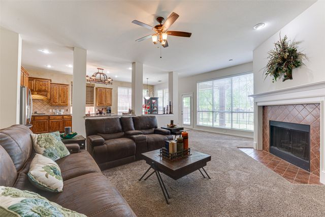6411 Highland Crest Lane, Sachse, TX 75048