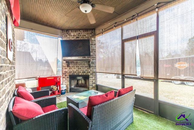 107 S Carmenville Drive, Bonaire, GA 31005