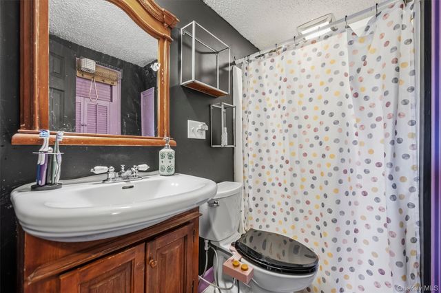 66 Silver Spring Road, New Windsor, NY 12553