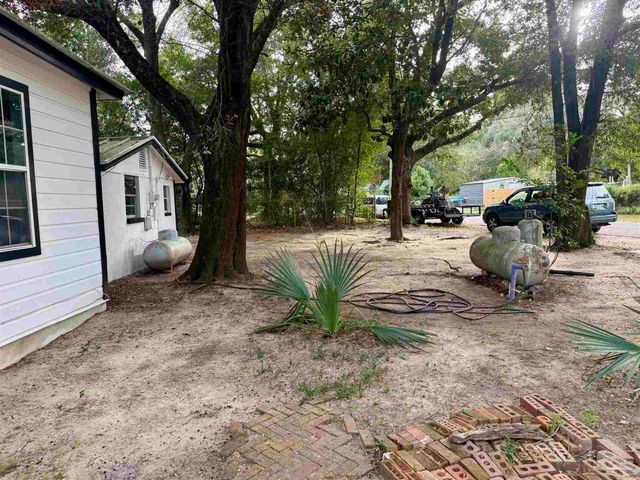 6321 Oxford Dr, Milton, FL 32583