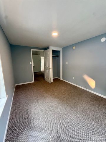 6321 Oxford Dr, Milton, FL 32583