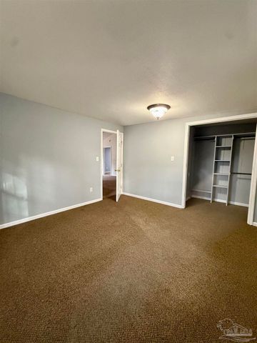 6321 Oxford Dr, Milton, FL 32583