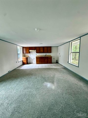 6321 Oxford Dr, Milton, FL 32583