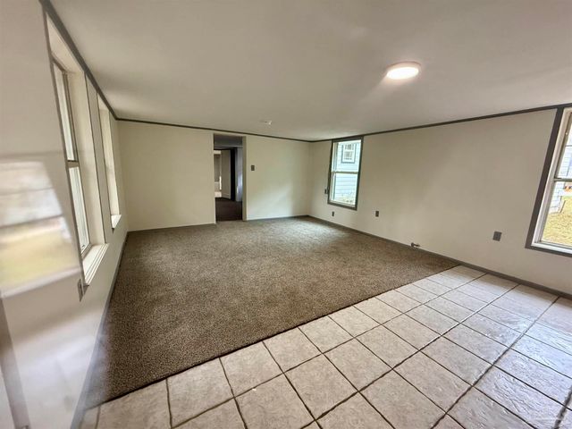 6321 Oxford Dr, Milton, FL 32583