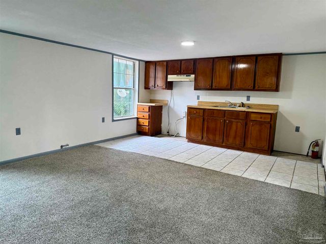 6321 Oxford Dr, Milton, FL 32583