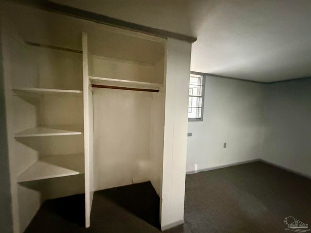 6321 Oxford Dr, Milton, FL 32583