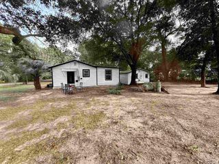 6321 Oxford Dr, Milton, FL 32583