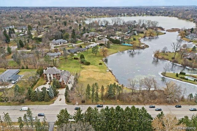 4456 W Maple Road, Bloomfield Hills, MI 48301
