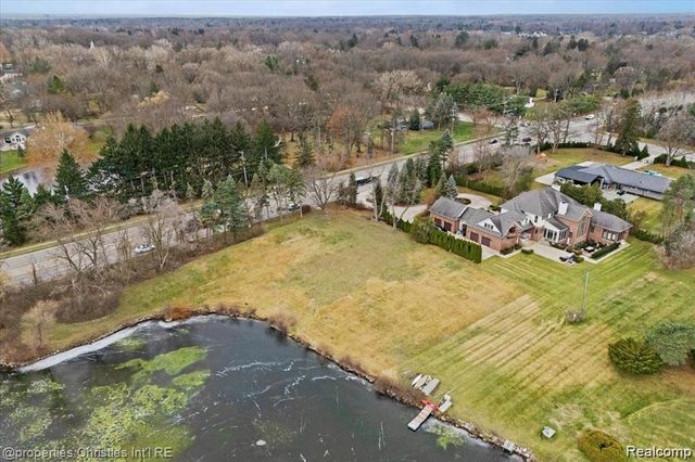4456 W Maple Road, Bloomfield Hills, MI 48301