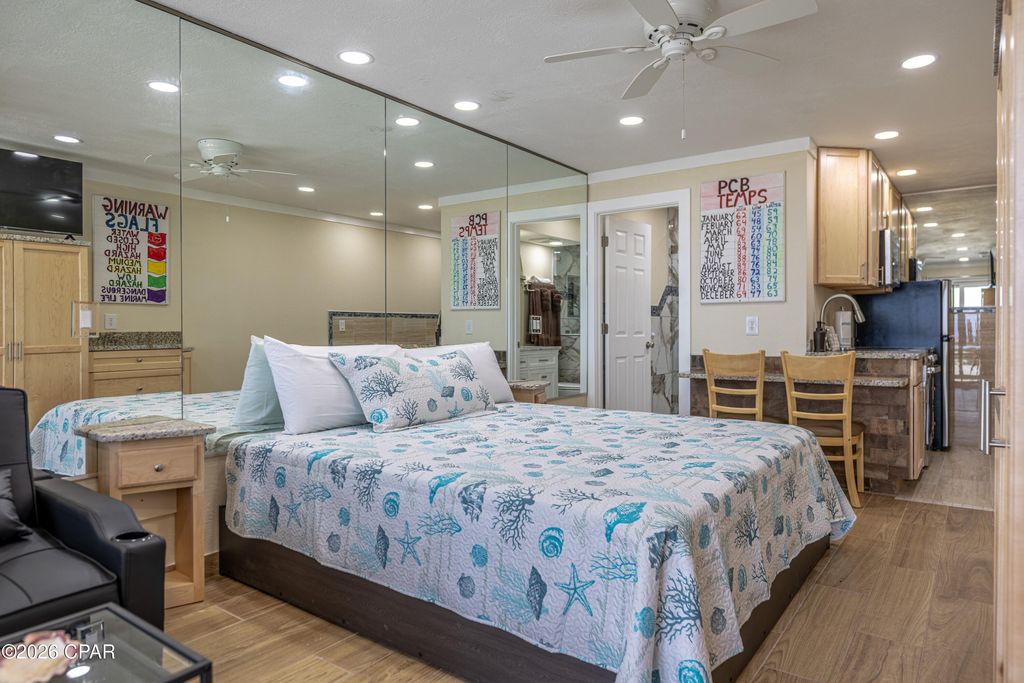 Image 8 of property listing at 15617 Front Beach Road c25, Panama City Beach, FL 32413