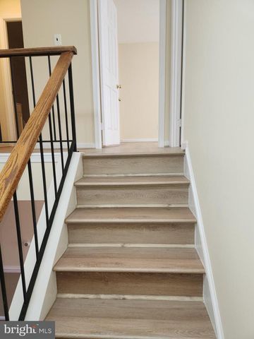 5422 LONG BOAT CT, Fairfax, VA 22032