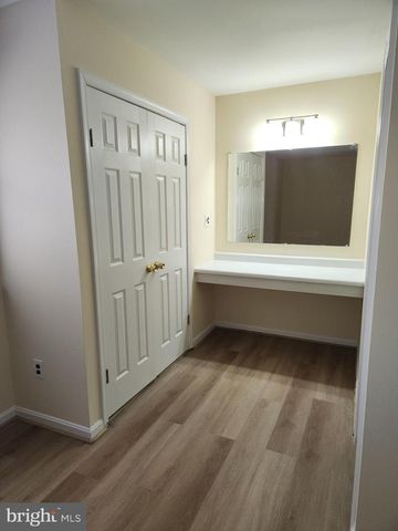 5422 LONG BOAT CT, Fairfax, VA 22032