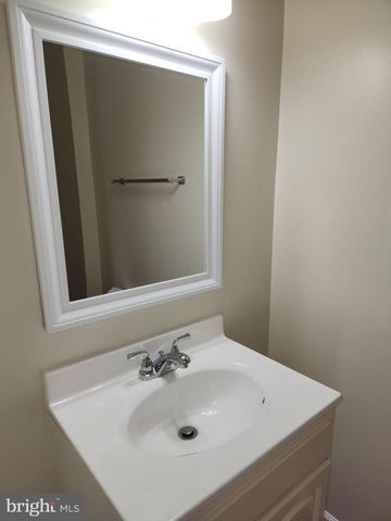 5422 LONG BOAT CT, Fairfax, VA 22032