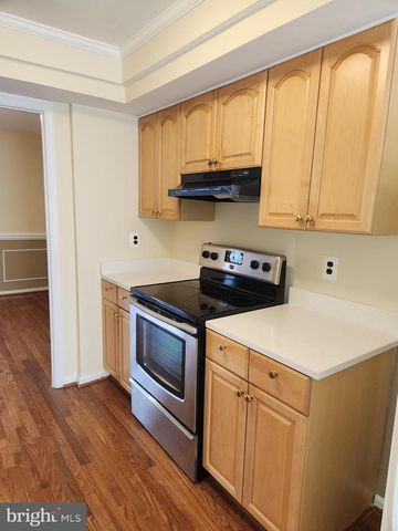 5422 LONG BOAT CT, Fairfax, VA 22032