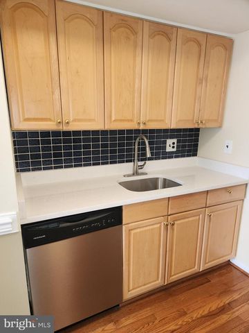 5422 LONG BOAT CT, Fairfax, VA 22032