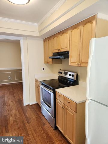 5422 LONG BOAT CT, Fairfax, VA 22032