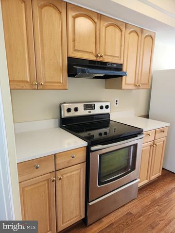 5422 LONG BOAT CT, Fairfax, VA 22032