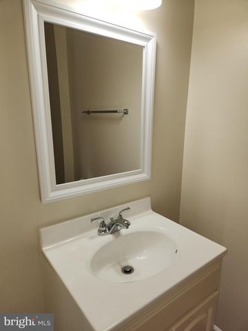 5422 LONG BOAT CT, Fairfax, VA 22032