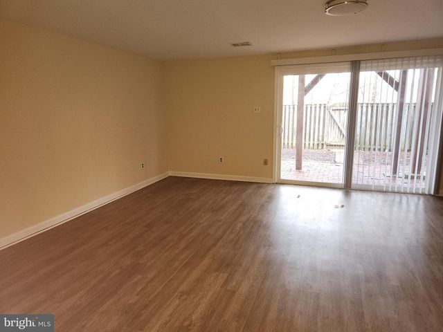 5422 LONG BOAT CT, Fairfax, VA 22032