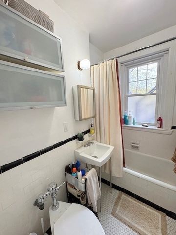 249 Chestnut Hill Ave 35, Boston, MA 02135