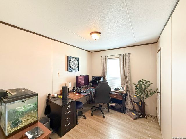 228 County Road 7711, Devine, TX 78016