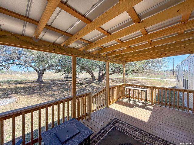 228 County Road 7711, Devine, TX 78016