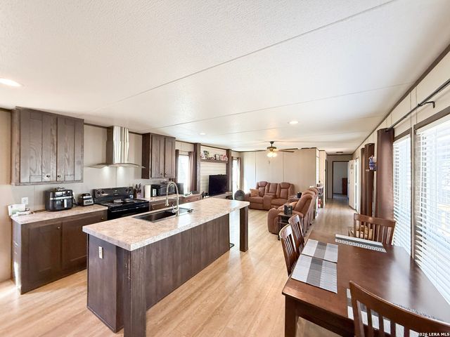 228 County Road 7711, Devine, TX 78016