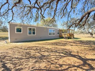 228 County Road 7711, Devine, TX 78016