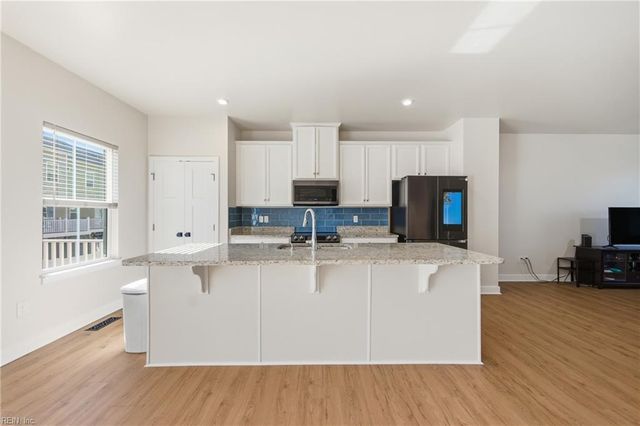 1809 Barkadeer CV, Chesapeake, VA 23323