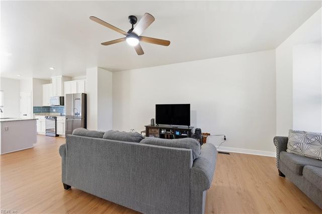 1809 Barkadeer CV, Chesapeake, VA 23323