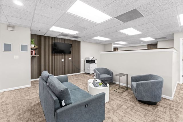 1025 W Wise Road 200, Schaumburg, IL 60193