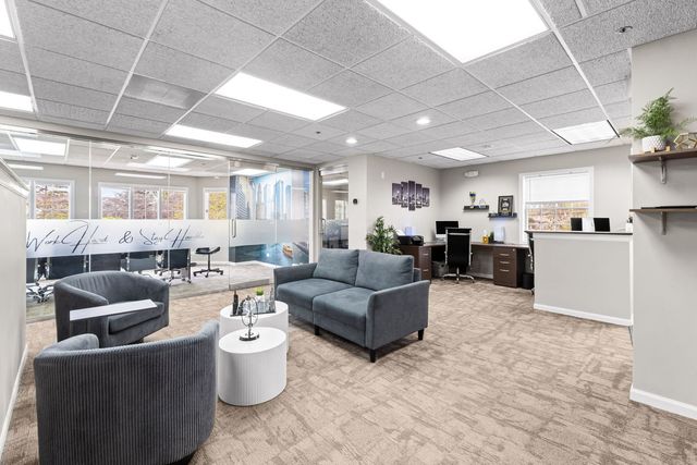 1025 W Wise Road 200, Schaumburg, IL 60193