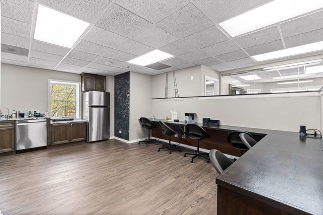 1025 W Wise Road 200, Schaumburg, IL 60193