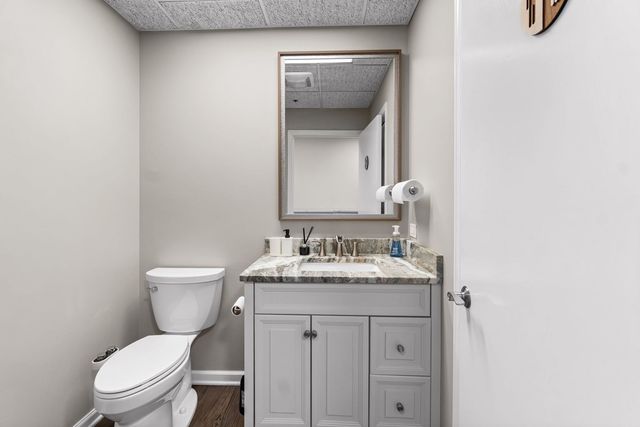 1025 W Wise Road 200, Schaumburg, IL 60193